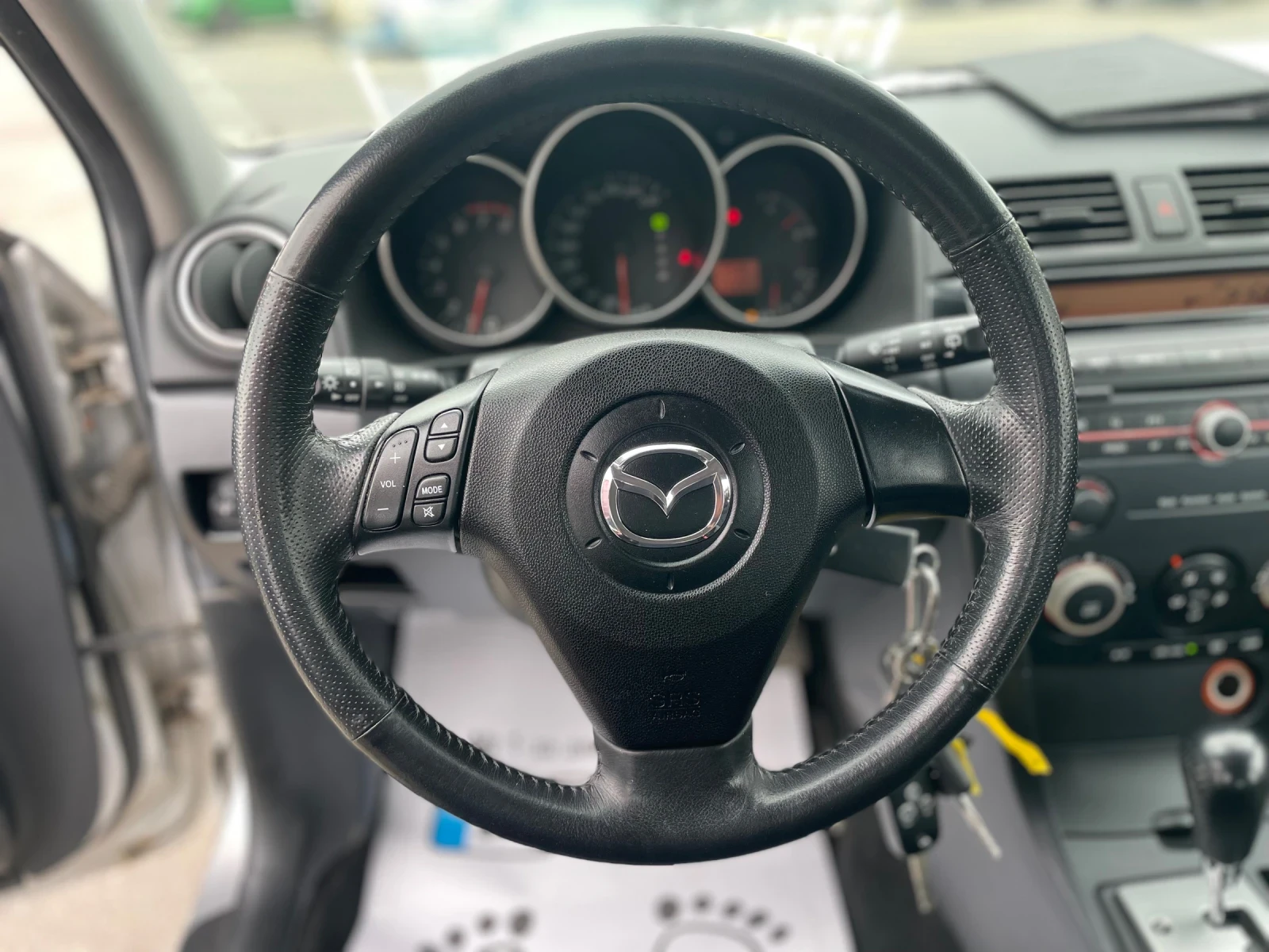 Mazda 3 АВТОМАТИК /// ЧИСТО НОВА - изображение 8