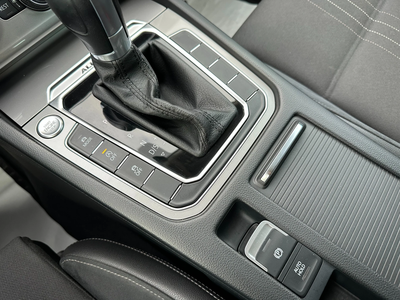 VW Passat Alltrack Гаранция/2.0d 190 к.с.  | Mobile.bg — изображение 12