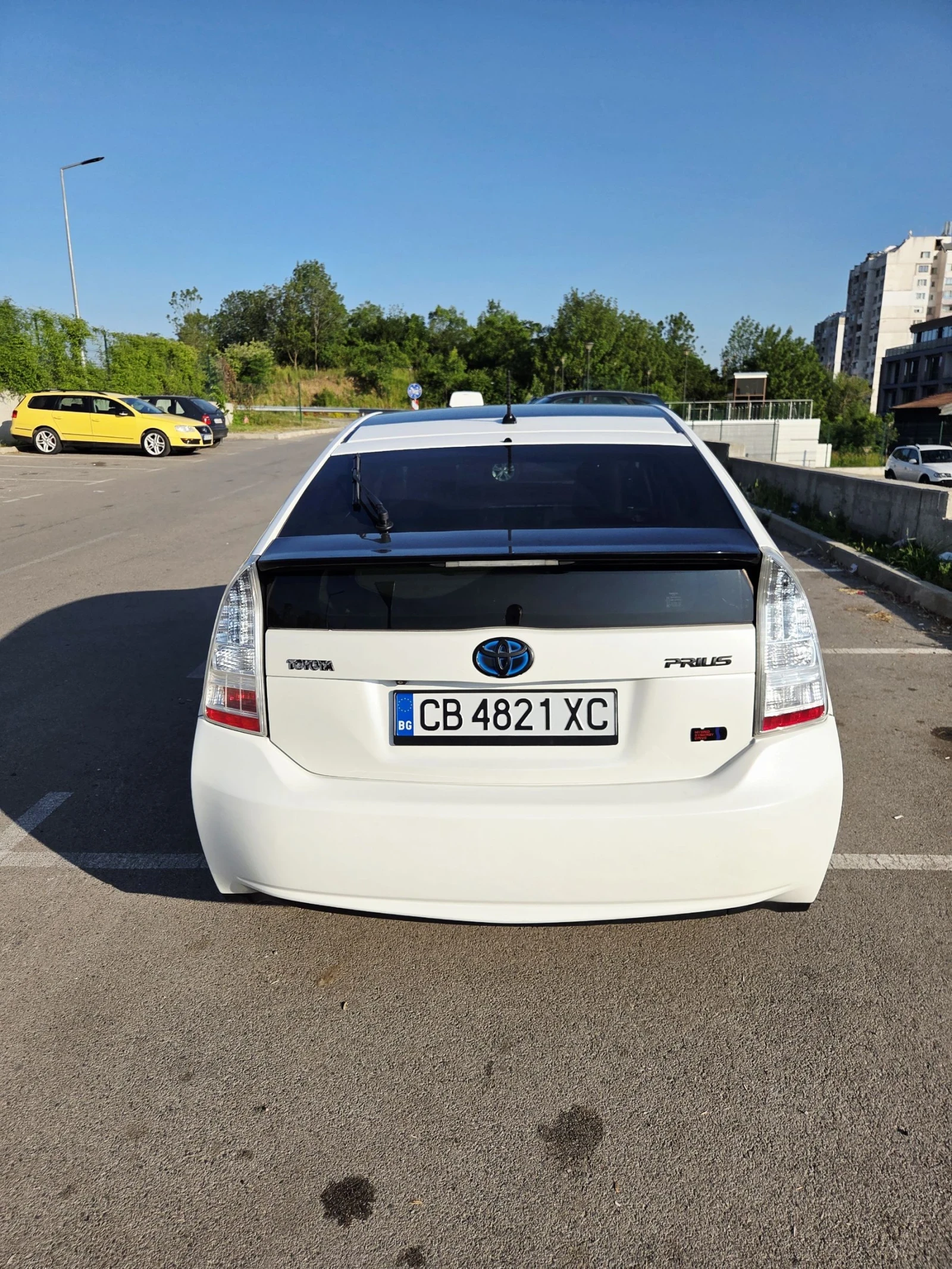Toyota Prius 1.8 HIBRID | Mobile.bg — изображение 4