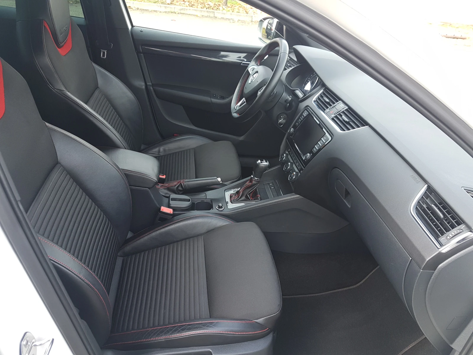 Skoda Octavia VRS 2.0TDI 184кс - изображение 10