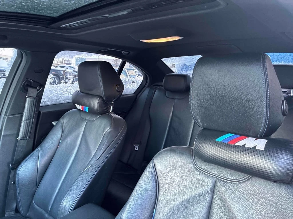 BMW 330 * 330i xDrive * CARFAX * БЕЗ ПЪРВОНАЧАЛНА ВНОСКА - изображение 10