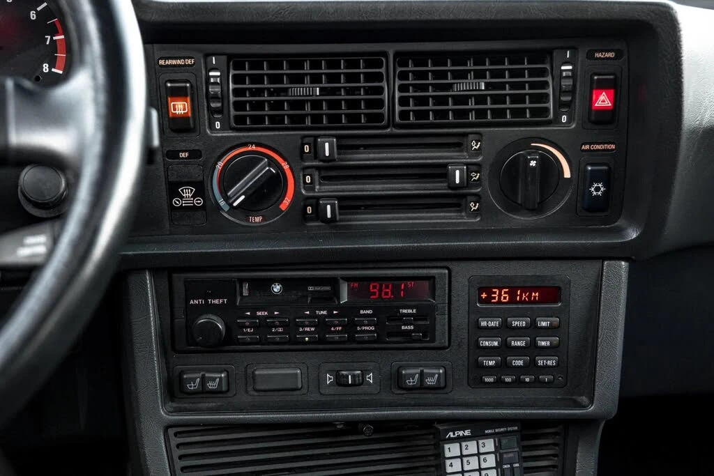 BMW M6 Един собственик!* Пълна история в БМВ * Цена до БГ, снимка 16 - Автомобили и джипове - 53715476