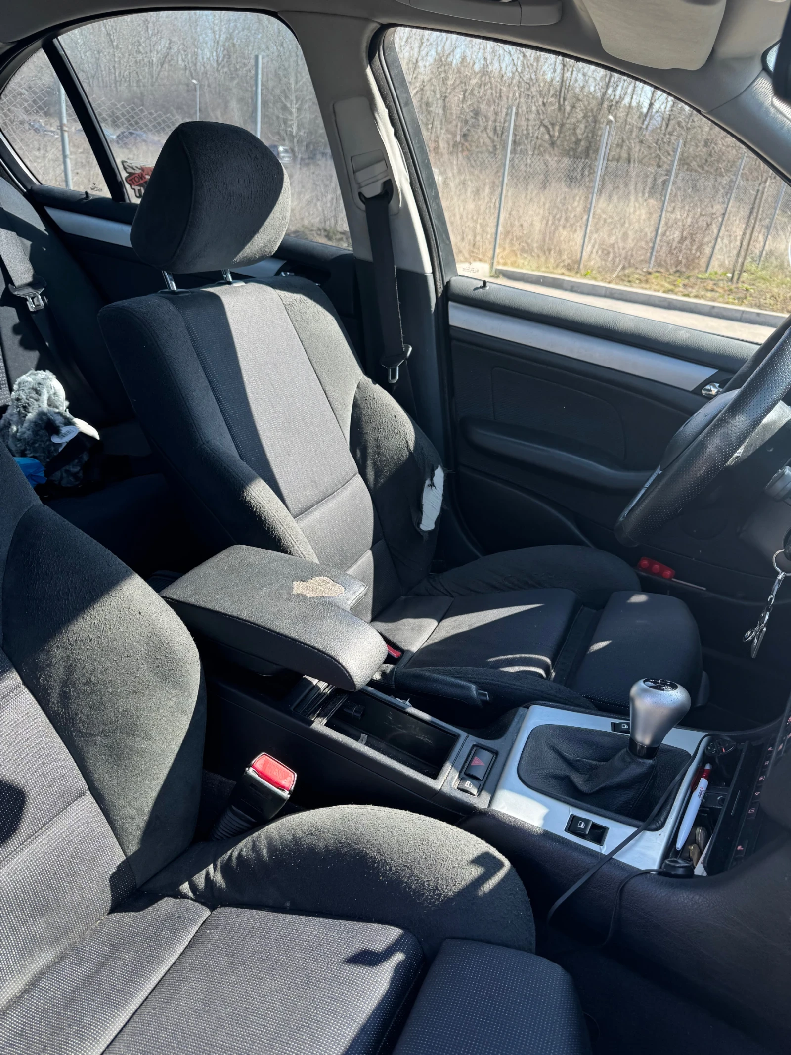 BMW 320 150 к.с. M-пакет | Harman Kardon | Алкантара | Под, снимка 12 - Автомобили и джипове - 53812663