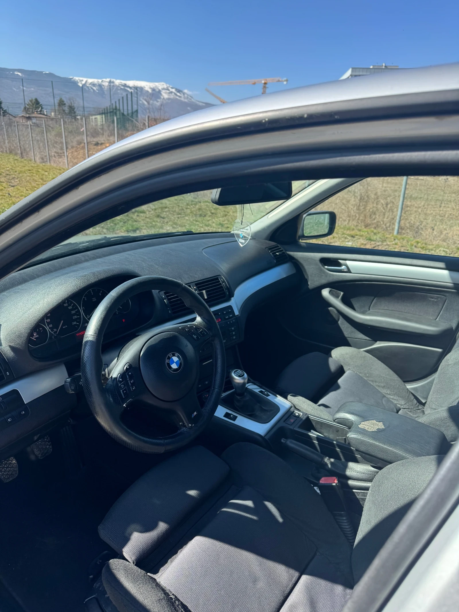 BMW 320 150 к.с. M-пакет | Harman Kardon | Алкантара | Под, снимка 8 - Автомобили и джипове - 53812663