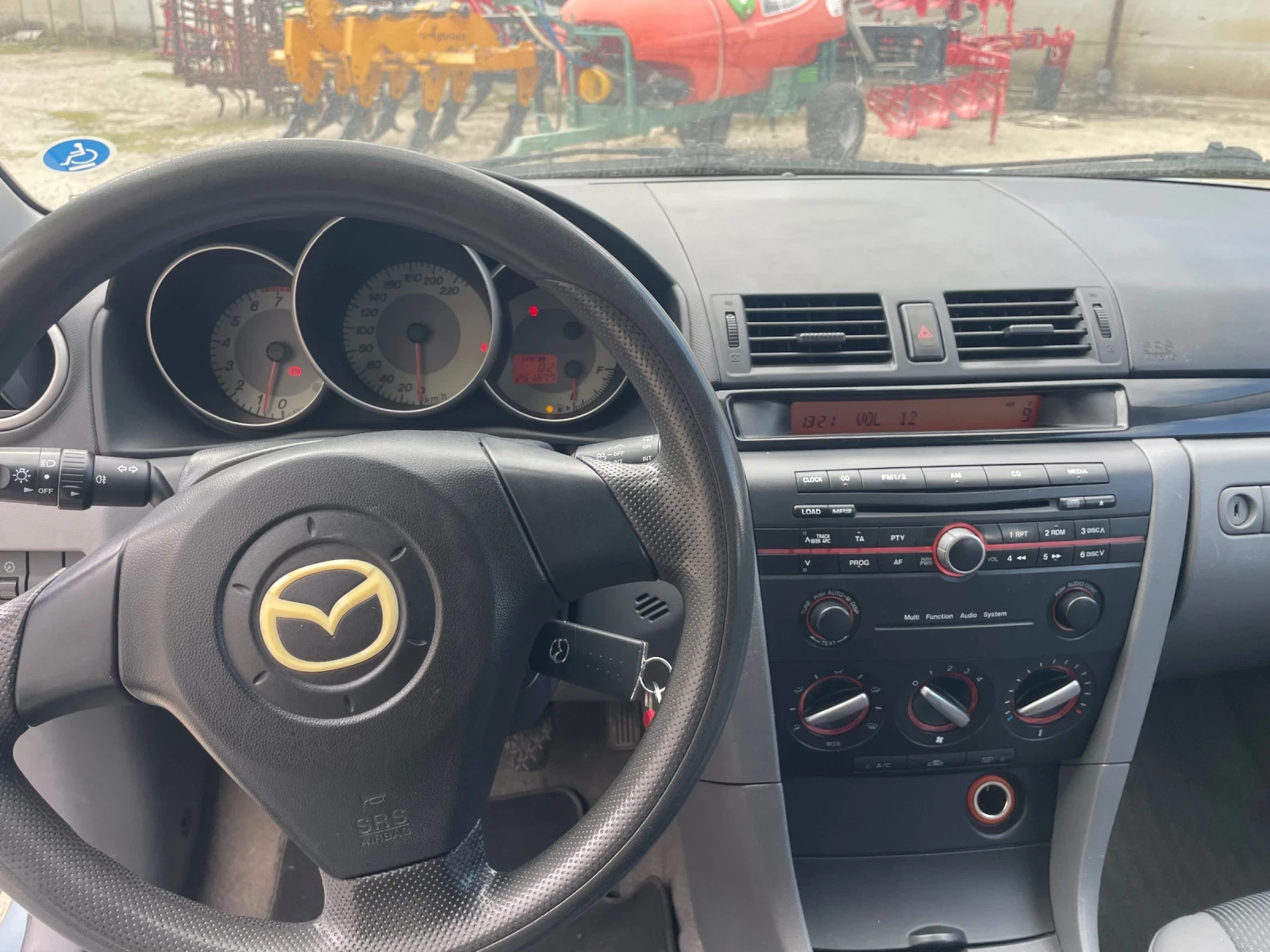 Mazda 3 1.4 бензин, снимка 11 - Автомобили и джипове - 53881370
