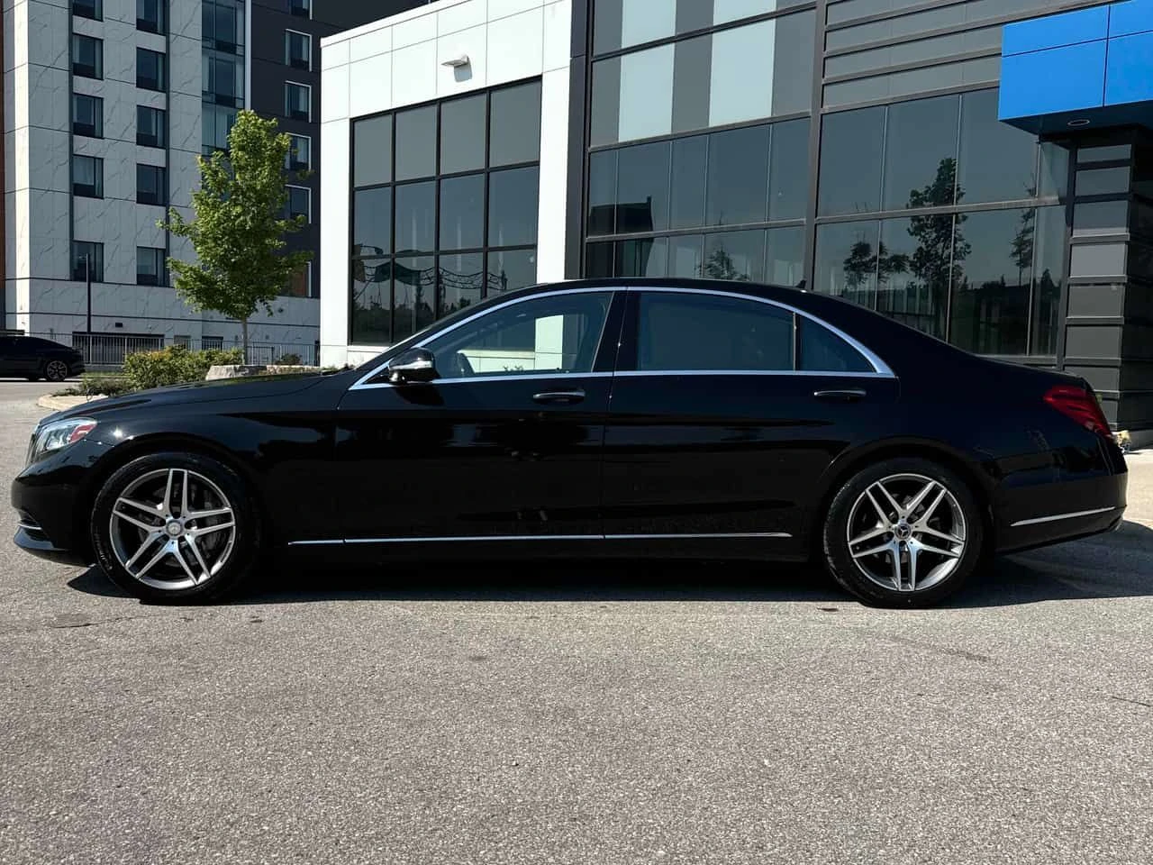 Mercedes-Benz S 550 * CARFAX * ОБДУХВАНЕ * МАСАЖИ * ПАНОРАМА * , снимка 2 - Автомобили и джипове - 55279113
