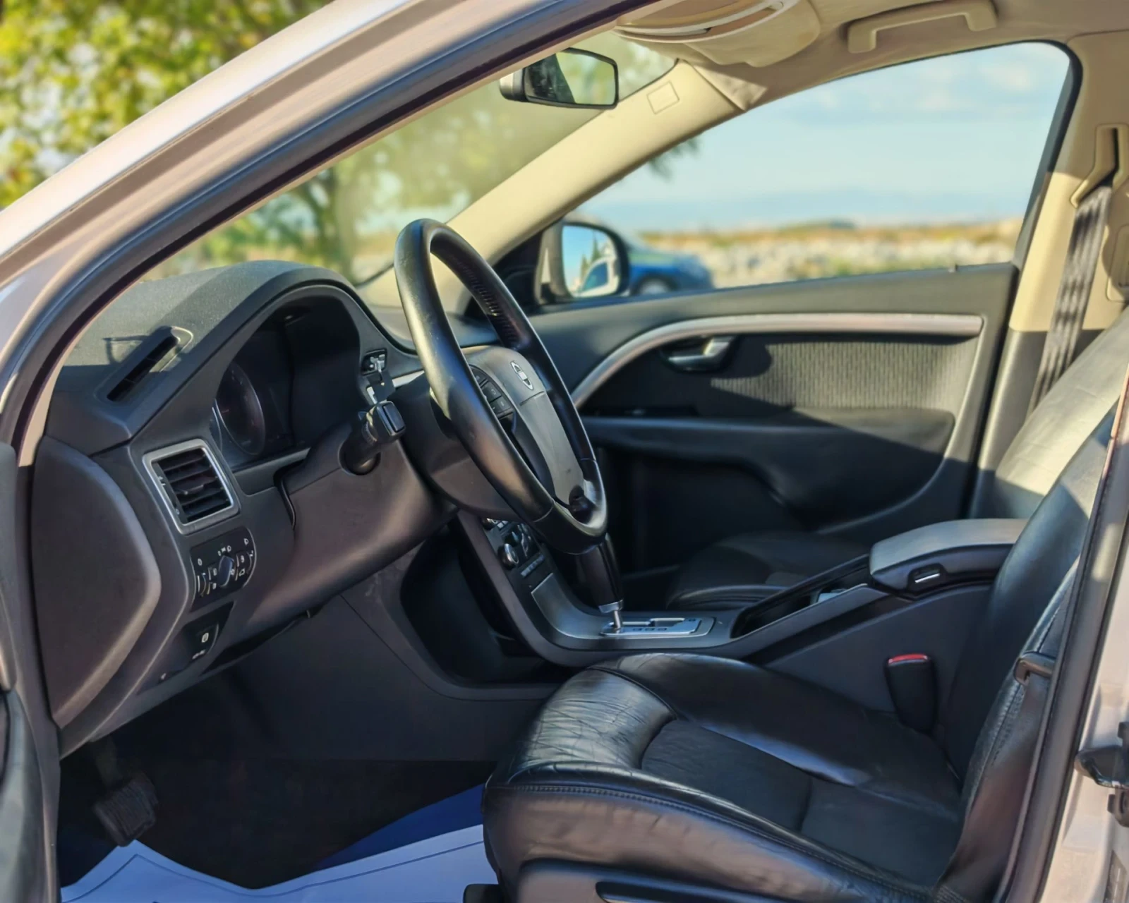 Volvo V70 2.4 ДИЗЕЛ 185 К.С. АВТОМАТИК! УНИКАЛНО СЪСТОЯНИЕ!!, снимка 8 - Автомобили и джипове - 56318221