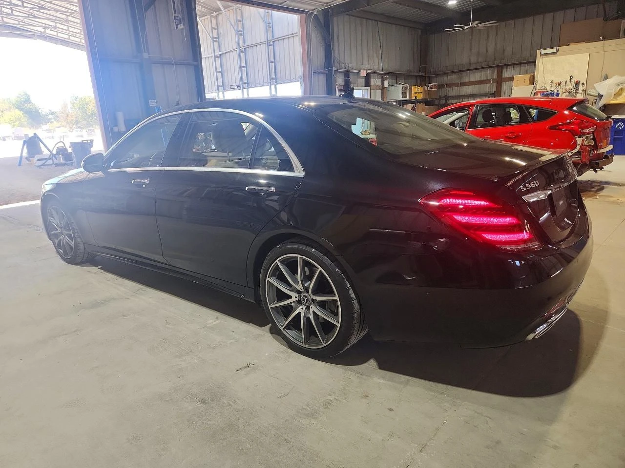 Mercedes-Benz S 560 4.0l 4Matic, снимка 2 - Автомобили и джипове - 56711896