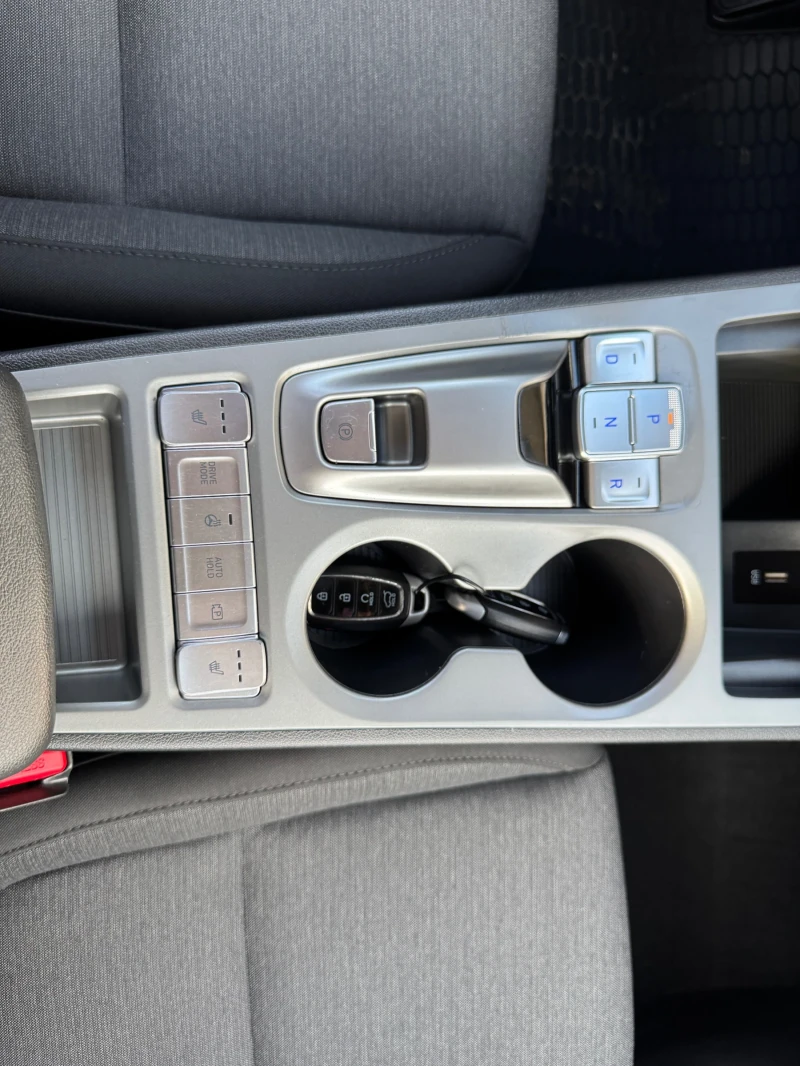 Hyundai Kona, снимка 11 - Автомобили и джипове - 52727834