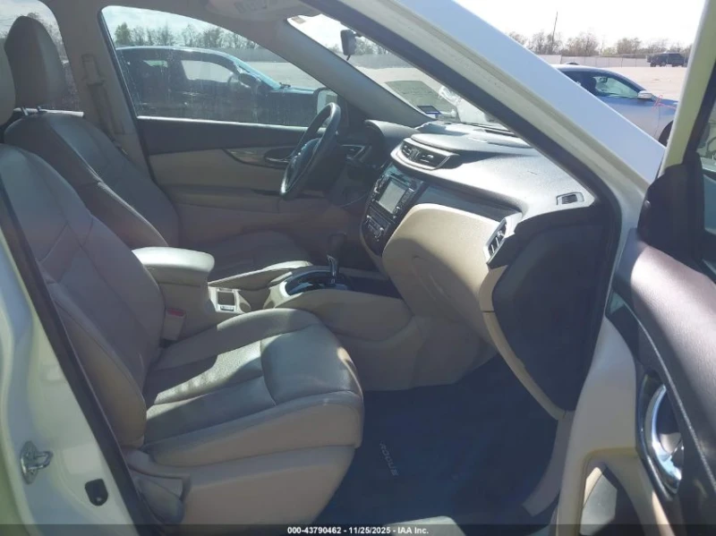 Nissan Rogue 2.5L I-4 DOHC, VVT, 170HP Front Wheel Drive, снимка 5 - Автомобили и джипове - 53077920