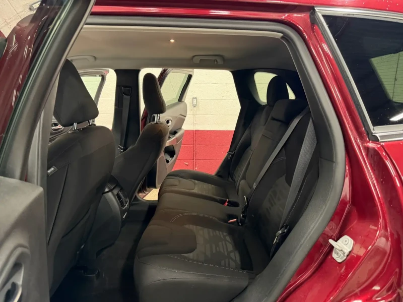 Jeep Grand cherokee * North 4x4 * CARFAX* ОПЦИЯ ЗА ФИНАНСИРАНЕ* , снимка 14 - Автомобили и джипове - 53235900