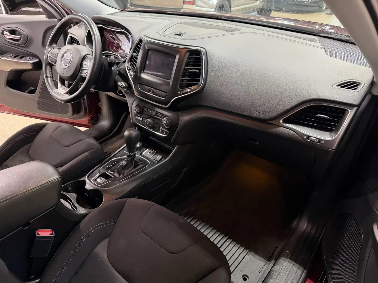 Jeep Grand cherokee * North 4x4 * CARFAX* ОПЦИЯ ЗА ФИНАНСИРАНЕ*  - изображение 10