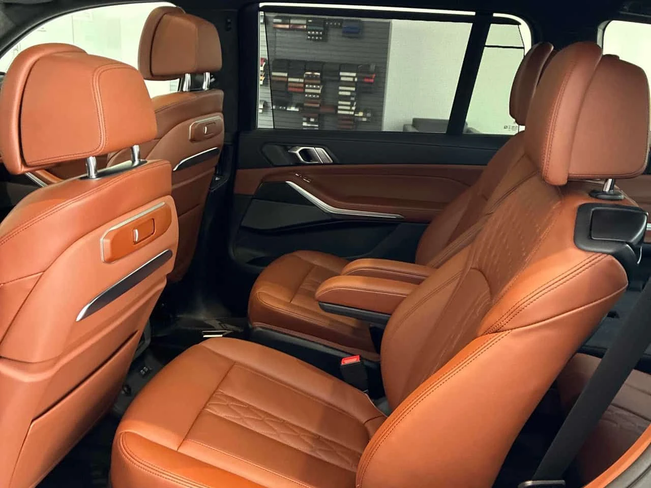 BMW X7 M60i xDrive/HEAD-UP/ПАНОРАМА/ДИСТРОНИК/360, снимка 13 - Автомобили и джипове - 54076802