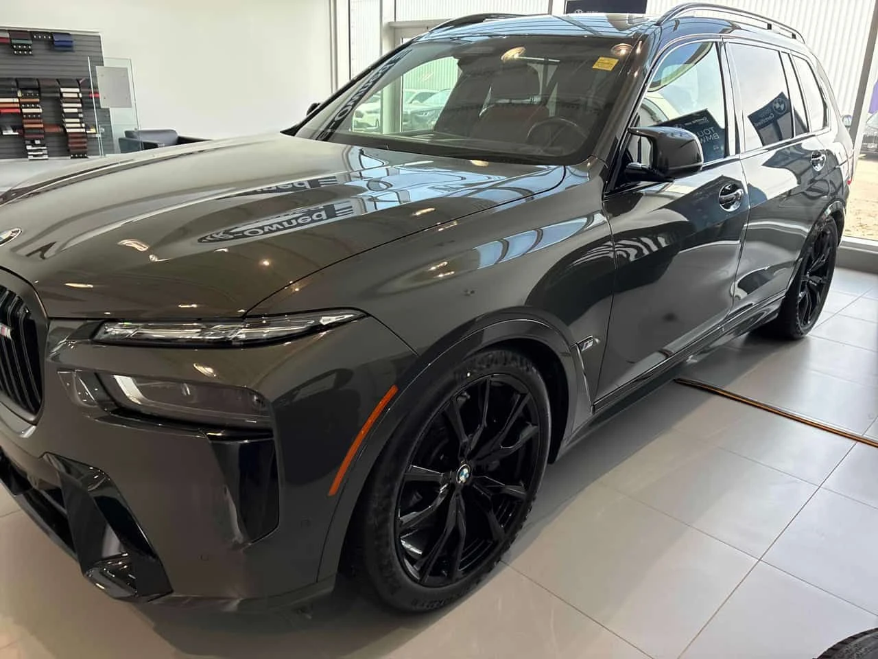 BMW X7 M60i xDrive/HEAD-UP/ПАНОРАМА/ДИСТРОНИК/360, снимка 3 - Автомобили и джипове - 54076802