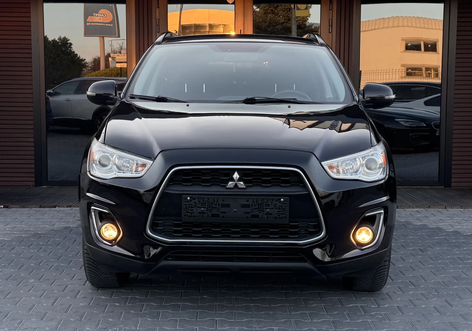 Mitsubishi ASX 1.6 Навигация* Подгрев* , снимка 2 - Автомобили и джипове - 54144828