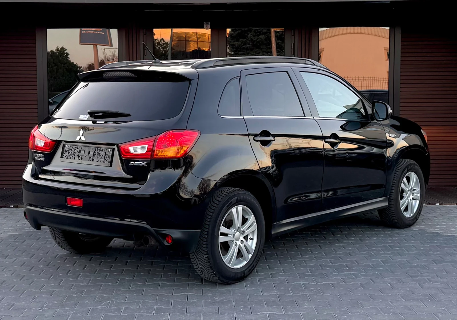 Mitsubishi ASX 1.6 Навигация* Подгрев* , снимка 4 - Автомобили и джипове - 54144828