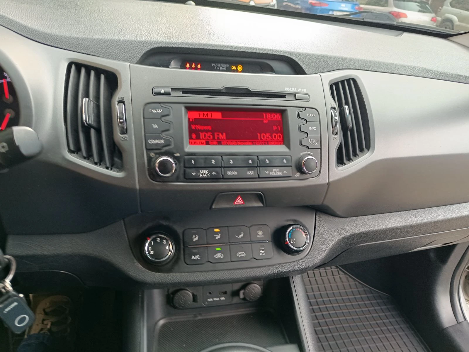 Kia Sportage, снимка 11 - Автомобили и джипове - 55291900