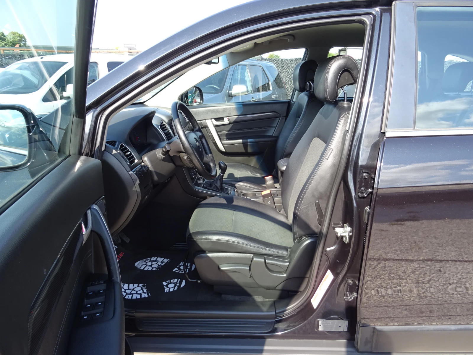 Chevrolet Captiva 2.2 VCDi 2WD LT 6+ 1, снимка 10 - Автомобили и джипове - 56041051