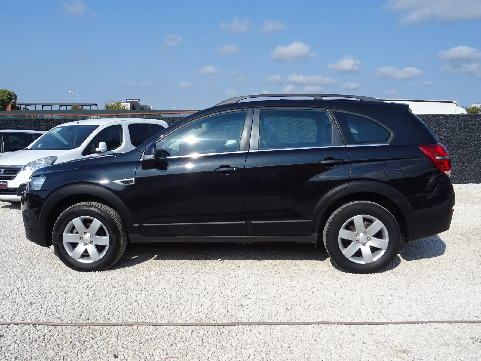 Chevrolet Captiva 2.2 VCDi 2WD LT 6+ 1, снимка 2 - Автомобили и джипове - 56041051