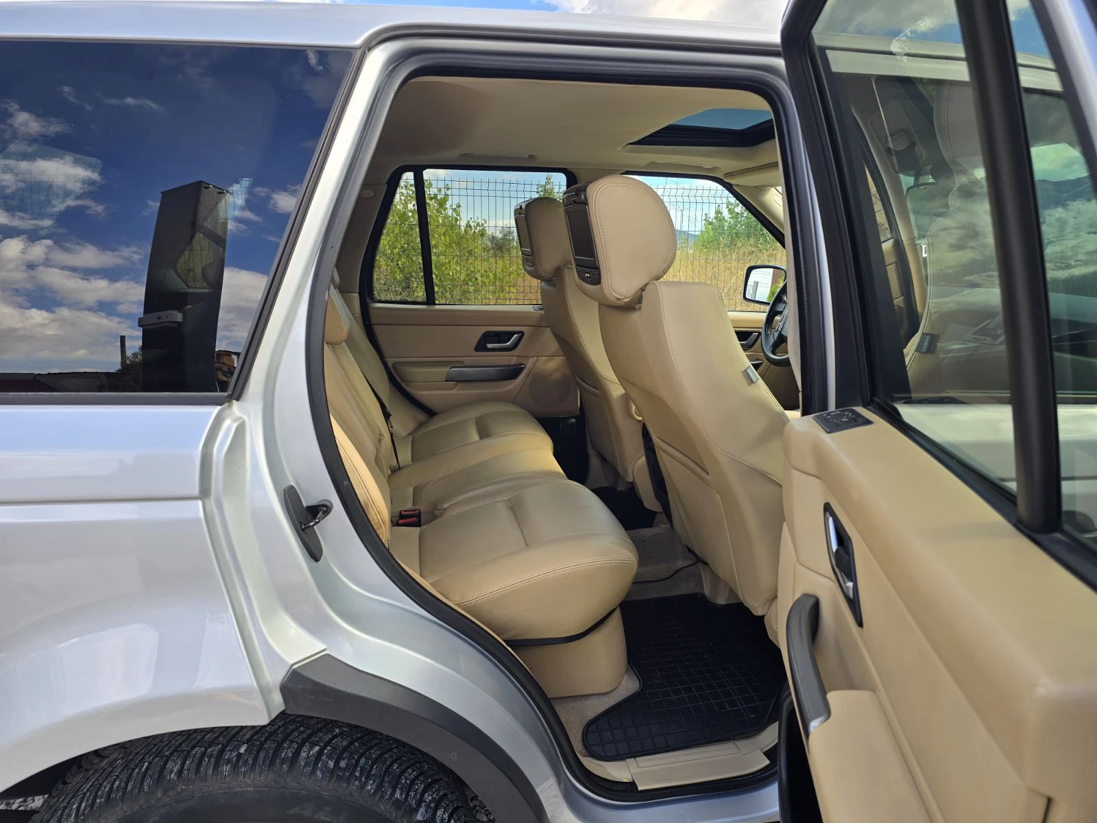 Land Rover Range Rover Sport 4.4i HSE ГАЗ КОЖА НАВИГАЦИЯ, снимка 7 - Автомобили и джипове - 56199390