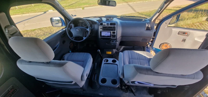Toyota Hiace, снимка 12 - Бусове и автобуси - 52599147
