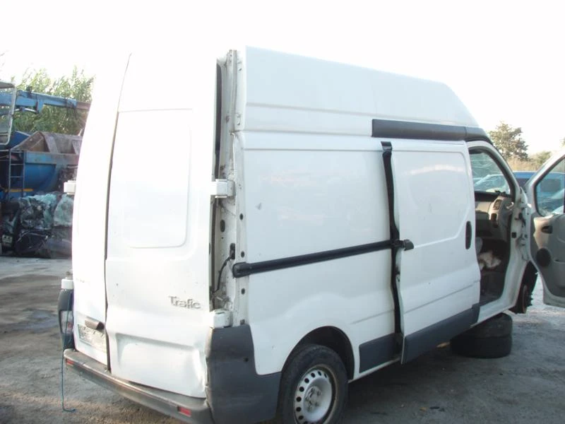 Renault Trafic 2.0 dci, снимка 1 - Бусове и автобуси - 8722683