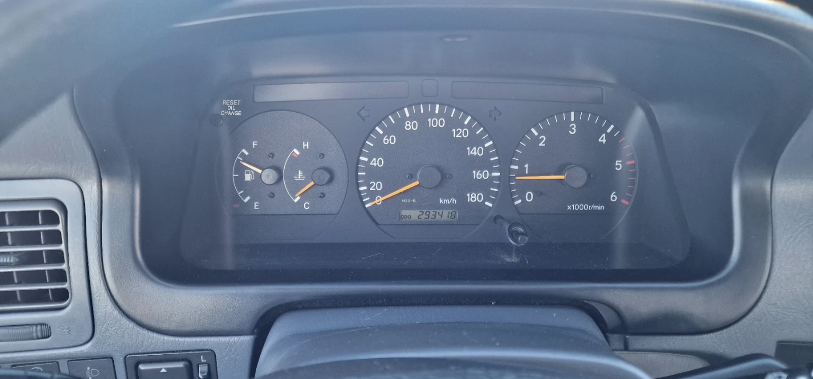 Toyota Hiace  - изображение 7
