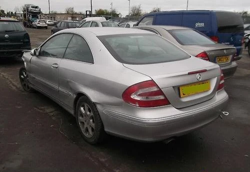 Интериор и аксесоари за Mercedes-Benz CLK, снимка 2 - Части - 49501653