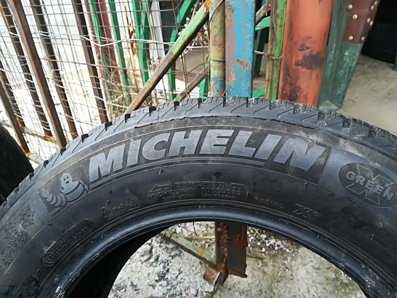 Гуми Зимни 215/65R16, снимка 4 - Гуми и джанти - 23684932