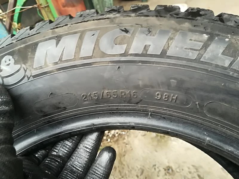 Гуми Зимни 215/65R16, снимка 5 - Гуми и джанти - 23684932