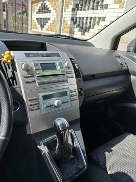 Toyota Corolla verso 2.2 D 4 D, снимка 14
