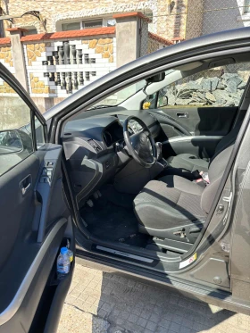 Toyota Corolla verso 2.2 D 4 D, снимка 5