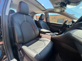 Toyota Camry SE 2.5* (XV70, facelift 2020)* , снимка 11