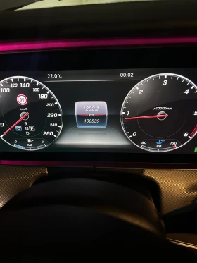 Mercedes-Benz E 220 AMG, снимка 10