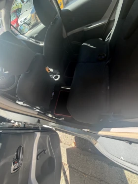 Toyota Yaris 1.3 - 2500 € - 19197241 8