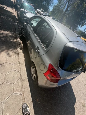 Toyota Yaris 1.3 - 2500 € - 19197241 6
