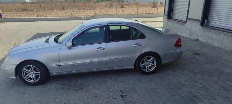 Mercedes-Benz E 270, снимка 10 - Автомобили и джипове - 47133267