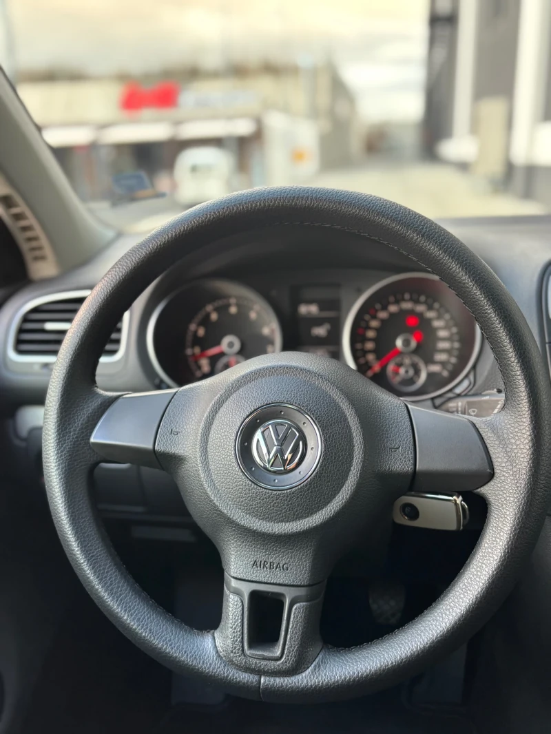 VW Golf 1.4 цената без коментар, снимка 11 - Автомобили и джипове - 48071398