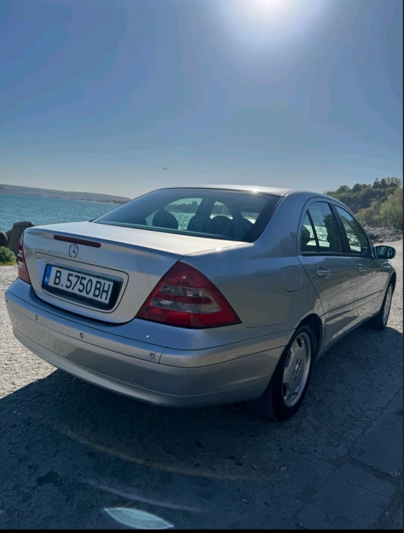 Mercedes-Benz C 240 Газ/Бензин, снимка 4 - Автомобили и джипове - 52965426