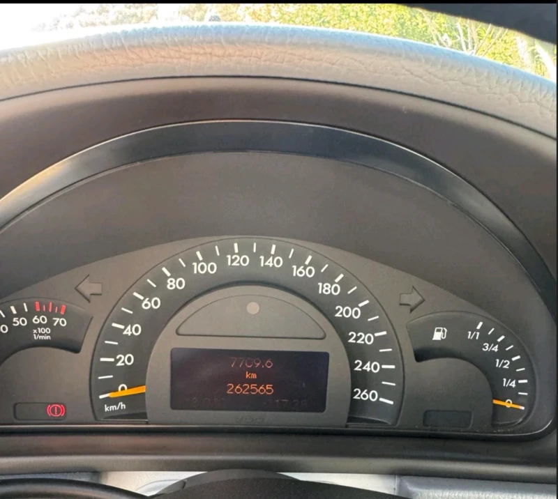 Mercedes-Benz C 240 Газ/Бензин, снимка 13 - Автомобили и джипове - 52965426