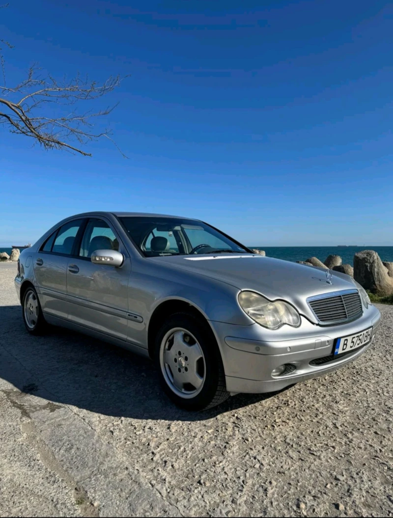 Mercedes-Benz C 240 Газ/Бензин, снимка 3 - Автомобили и джипове - 52455071