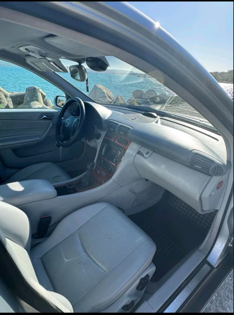 Mercedes-Benz C 240 Газ/Бензин, снимка 8 - Автомобили и джипове - 52455071