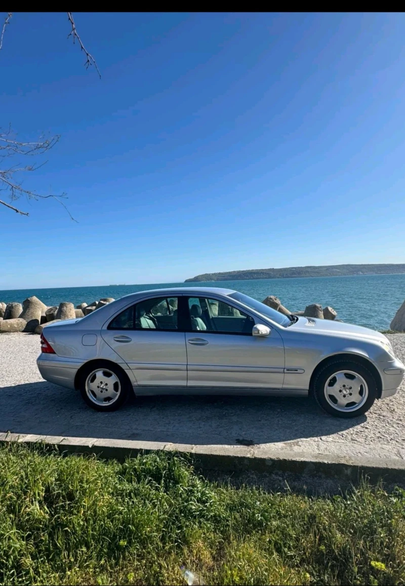 Mercedes-Benz C 240 Газ/Бензин, снимка 7 - Автомобили и джипове - 52965426