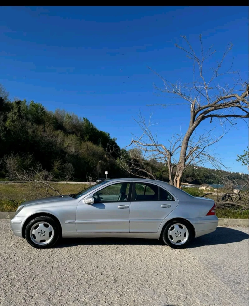 Mercedes-Benz C 240 Газ/Бензин, снимка 4 - Автомобили и джипове - 52455071