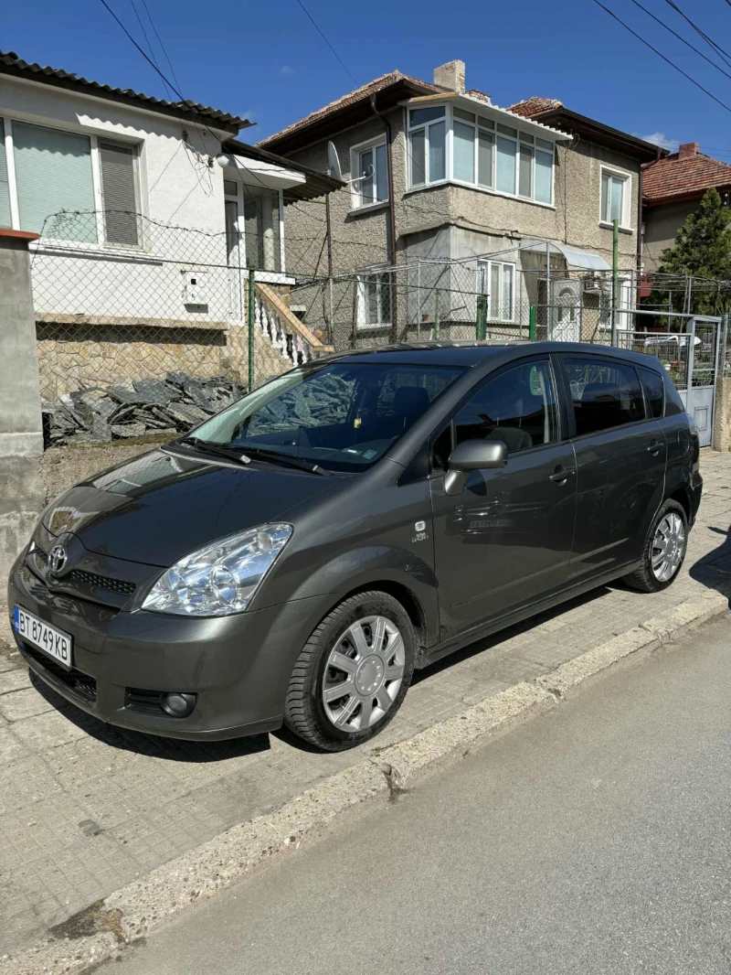 Toyota Corolla verso 2.2 D 4 D, снимка 10 - Автомобили и джипове - 52589939