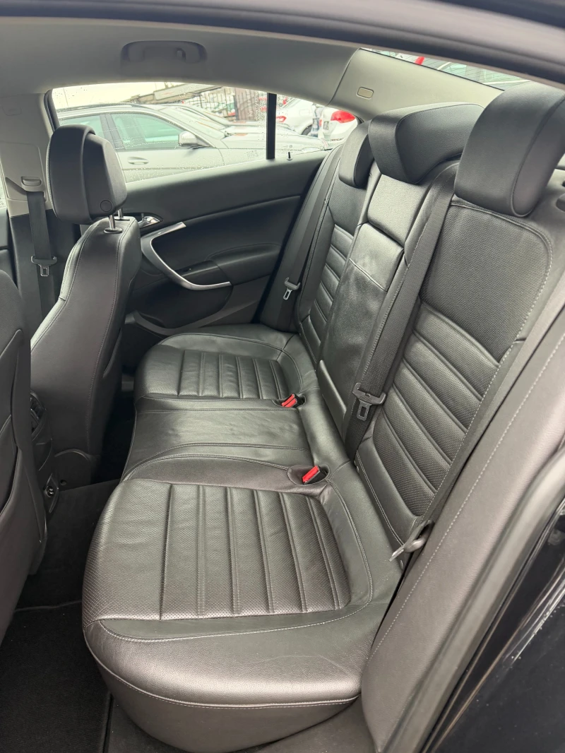 Opel Insignia 2.0CDTI NAVI/KOJA EURO 5, снимка 10 - Автомобили и джипове - 53510371