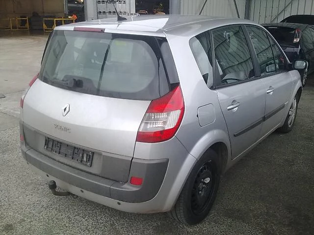 Renault Scenic 1.5 DCi /1.6i 16V, снимка 8 - Автомобили и джипове - 4303274