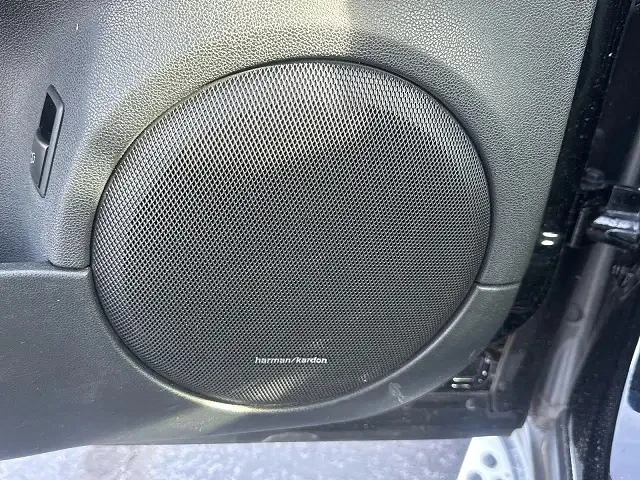 Mercedes-Benz ML 550 КАМЕРА * * ЕДИН СОБСТВЕНИК * * ЧИСТА ИСТОРИЯ * * , снимка 16 - Автомобили и джипове - 53169020