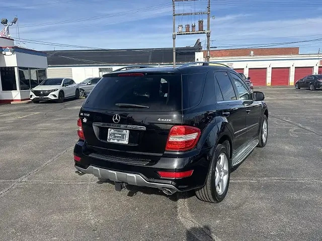 Mercedes-Benz ML 550 КАМЕРА * * ЕДИН СОБСТВЕНИК * * ЧИСТА ИСТОРИЯ * * , снимка 6 - Автомобили и джипове - 53169020