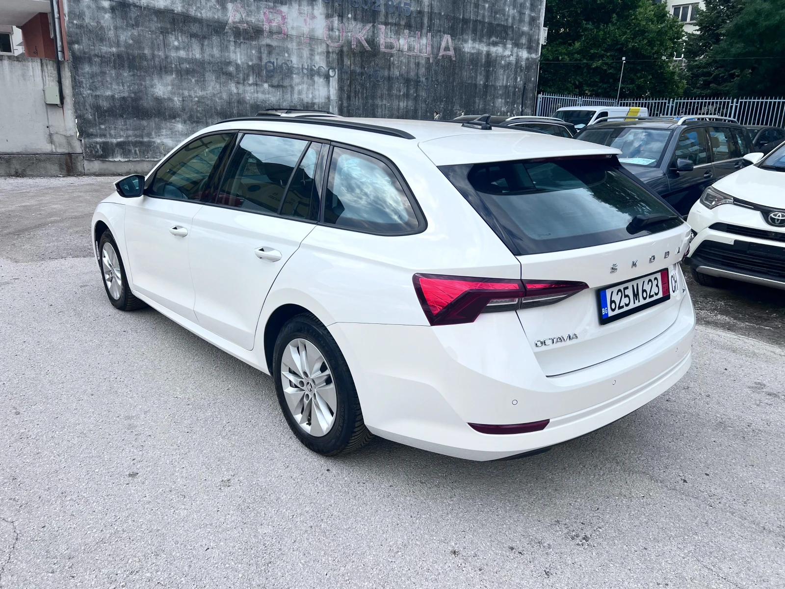 Skoda Octavia 2.0 tdi 4X4 - изображение 5